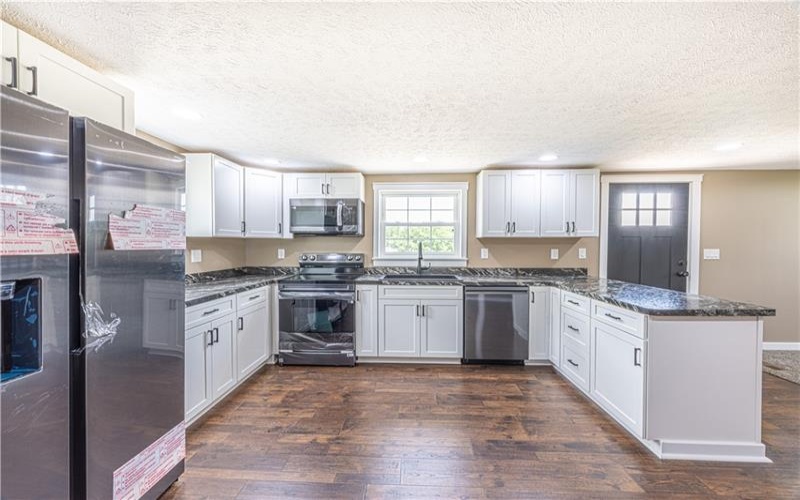 200 2nd St, Uniontown, 15401, 2 Bedrooms Bedrooms, ,1 BathroomBathrooms,Residential,For Sale,2nd St,1762186