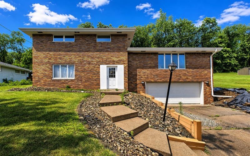 177 Thompson Lane, Irwin, 15642, 3 Bedrooms Bedrooms, ,2.1 BathroomsBathrooms,Residential,For Sale,Thompson Lane,1762639