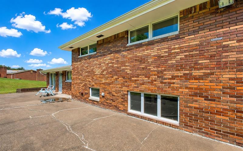 177 Thompson Lane, Irwin, 15642, 3 Bedrooms Bedrooms, ,2.1 BathroomsBathrooms,Residential,For Sale,Thompson Lane,1762639