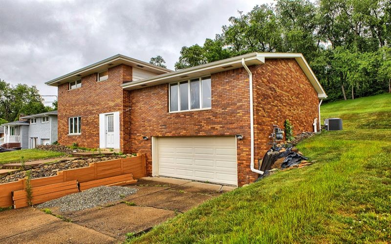 177 Thompson Lane, Irwin, 15642, 3 Bedrooms Bedrooms, ,2.1 BathroomsBathrooms,Residential,For Sale,Thompson Lane,1762639