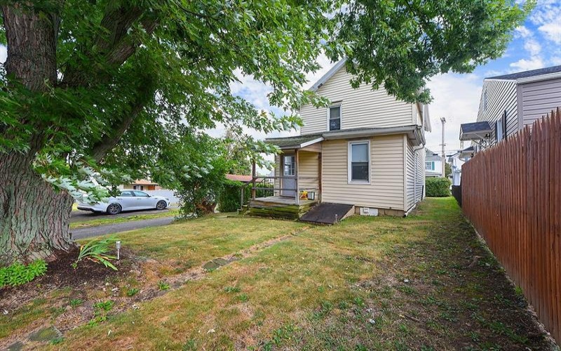 120 Coffee St, Uniontown, 15401, 2 Bedrooms Bedrooms, 5 Rooms Rooms,1.1 BathroomsBathrooms,Residential,For Sale,Coffee St,1762646