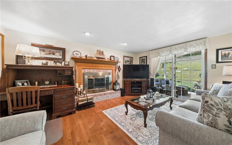 103 Aquillin Court, Irwin, 15642, 3 Bedrooms Bedrooms, 8 Rooms Rooms,2.1 BathroomsBathrooms,Residential,For Sale,Aquillin Court,1762647