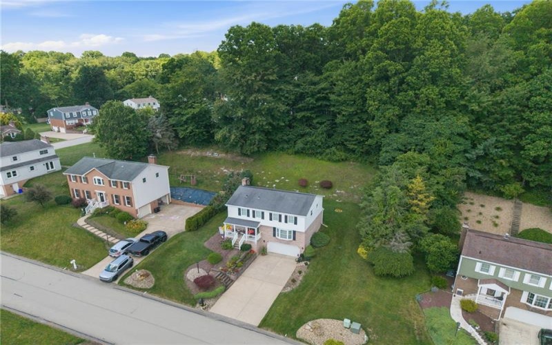 103 Aquillin Court, Irwin, 15642, 3 Bedrooms Bedrooms, 8 Rooms Rooms,2.1 BathroomsBathrooms,Residential,For Sale,Aquillin Court,1762647