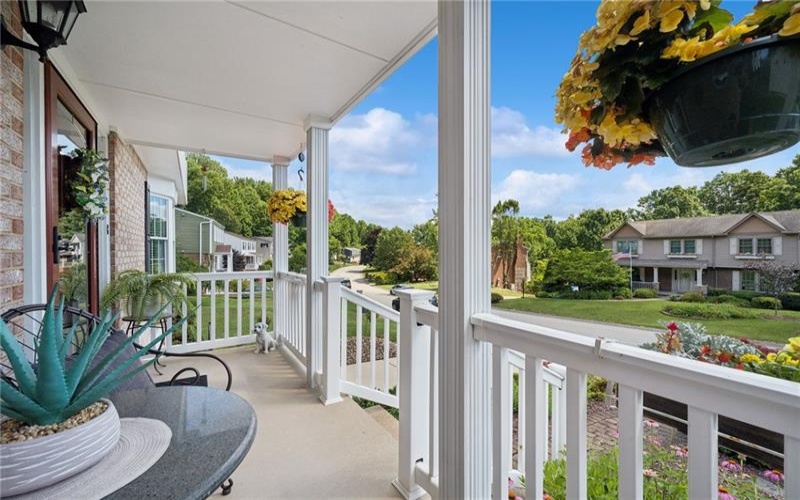 103 Aquillin Court, Irwin, 15642, 3 Bedrooms Bedrooms, 8 Rooms Rooms,2.1 BathroomsBathrooms,Residential,For Sale,Aquillin Court,1762647