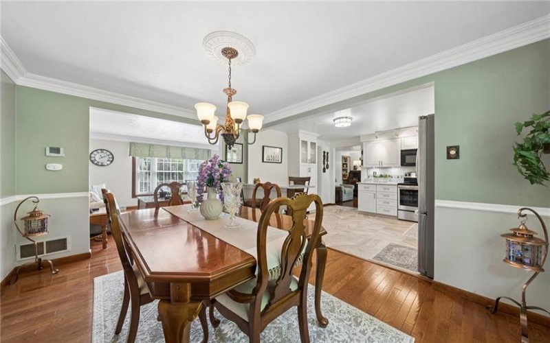 103 Aquillin Court, Irwin, 15642, 3 Bedrooms Bedrooms, 8 Rooms Rooms,2.1 BathroomsBathrooms,Residential,For Sale,Aquillin Court,1762647