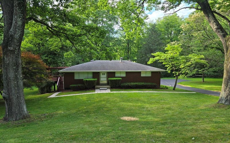 11255 Brokers LANE, Irwin, 15642, 3 Bedrooms Bedrooms, 7 Rooms Rooms,1.1 BathroomsBathrooms,Residential,For Sale,Brokers,1762703
