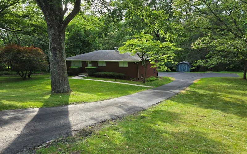 11255 Brokers LANE, Irwin, 15642, 3 Bedrooms Bedrooms, 7 Rooms Rooms,1.1 BathroomsBathrooms,Residential,For Sale,Brokers,1762703