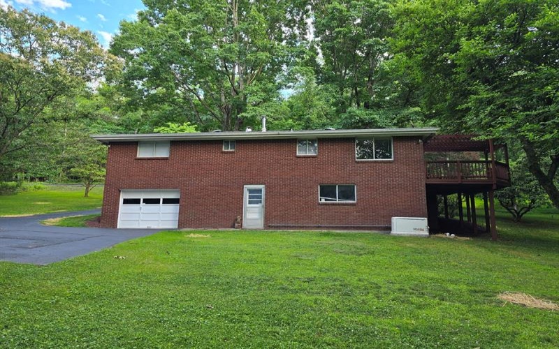 11255 Brokers LANE, Irwin, 15642, 3 Bedrooms Bedrooms, 7 Rooms Rooms,1.1 BathroomsBathrooms,Residential,For Sale,Brokers,1762703