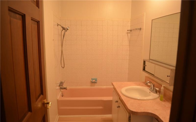 344 Jo Ann Dr, Monessen, 15062, 3 Bedrooms Bedrooms, 6 Rooms Rooms,2.1 BathroomsBathrooms,Residential,For Sale,Jo Ann Dr,1722186