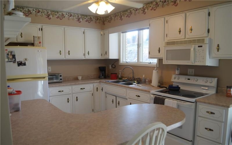 344 Jo Ann Dr, Monessen, 15062, 3 Bedrooms Bedrooms, 6 Rooms Rooms,2.1 BathroomsBathrooms,Residential,For Sale,Jo Ann Dr,1722186