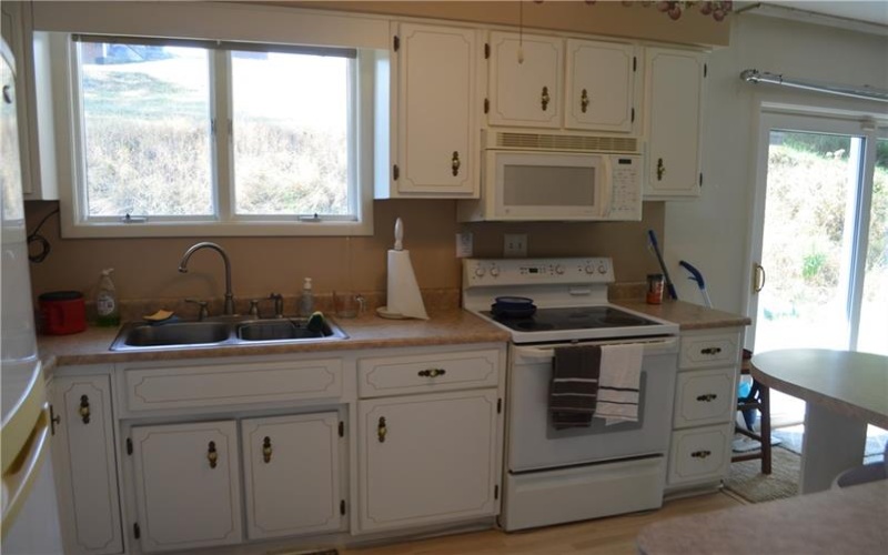 344 Jo Ann Dr, Monessen, 15062, 3 Bedrooms Bedrooms, 6 Rooms Rooms,2.1 BathroomsBathrooms,Residential,For Sale,Jo Ann Dr,1722186