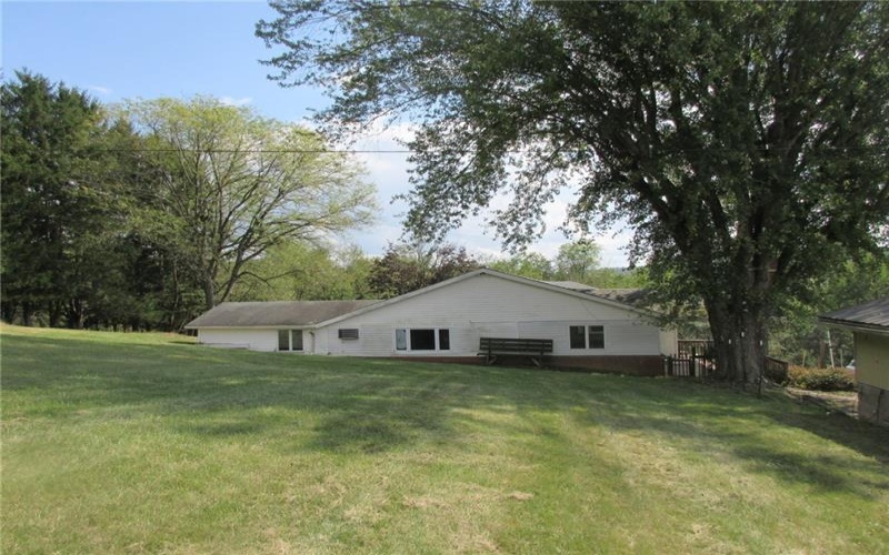35 Pleasant Valley Rd, Claysville, 15323, 3 Bedrooms Bedrooms, ,2 BathroomsBathrooms,Residential,For Sale,Pleasant Valley Rd,1725828