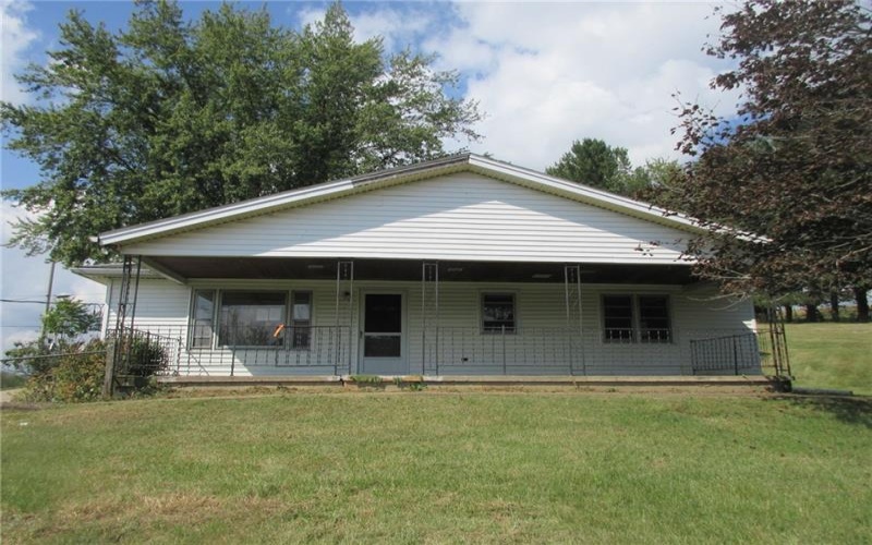 35 Pleasant Valley Rd, Claysville, 15323, 3 Bedrooms Bedrooms, ,2 BathroomsBathrooms,Residential,For Sale,Pleasant Valley Rd,1725828