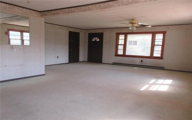 35 Pleasant Valley Rd, Claysville, 15323, 3 Bedrooms Bedrooms, ,2 BathroomsBathrooms,Residential,For Sale,Pleasant Valley Rd,1725828
