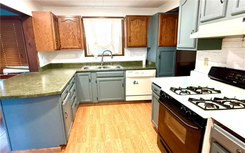 131 Edison, Uniontown, 15401, 3 Bedroom Bedrooms, 9 Room Rooms,1 BathroomBathrooms,Residential,For Sale,Edison,1731161