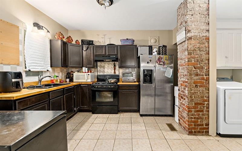 975 Thompson Ave, Donora, 15033, 3 Bedrooms Bedrooms, ,1 BathroomBathrooms,Residential,For Sale,Thompson Ave,1740272