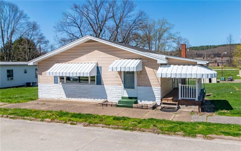 323 Indiana Ave, Avonmore, 15618, 3 Bedrooms Bedrooms, 8 Rooms Rooms,1.1 BathroomsBathrooms,Residential,For Sale,Indiana Ave,1747377