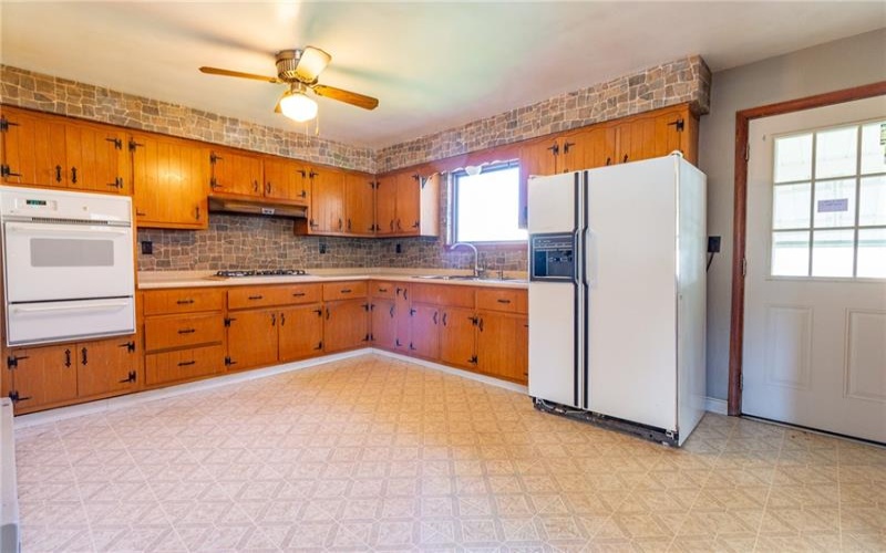 323 Indiana Ave, Avonmore, 15618, 3 Bedrooms Bedrooms, 8 Rooms Rooms,1.1 BathroomsBathrooms,Residential,For Sale,Indiana Ave,1747377