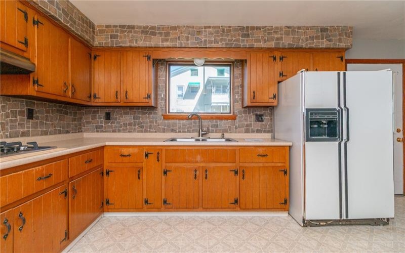 323 Indiana Ave, Avonmore, 15618, 3 Bedrooms Bedrooms, 8 Rooms Rooms,1.1 BathroomsBathrooms,Residential,For Sale,Indiana Ave,1747377
