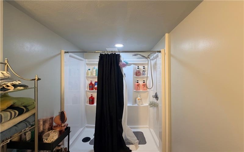 16 Jackson Dr, Monessen, 15062, 3 Bedrooms Bedrooms, 7 Rooms Rooms,2 BathroomsBathrooms,Residential,For Sale,Jackson Dr,1749484