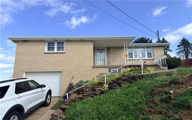 16 Jackson Dr, Monessen, 15062, 3 Bedrooms Bedrooms, 7 Rooms Rooms,2 BathroomsBathrooms,Residential,For Sale,Jackson Dr,1749484