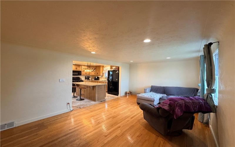 16 Jackson Dr, Monessen, 15062, 3 Bedrooms Bedrooms, 7 Rooms Rooms,2 BathroomsBathrooms,Residential,For Sale,Jackson Dr,1749484