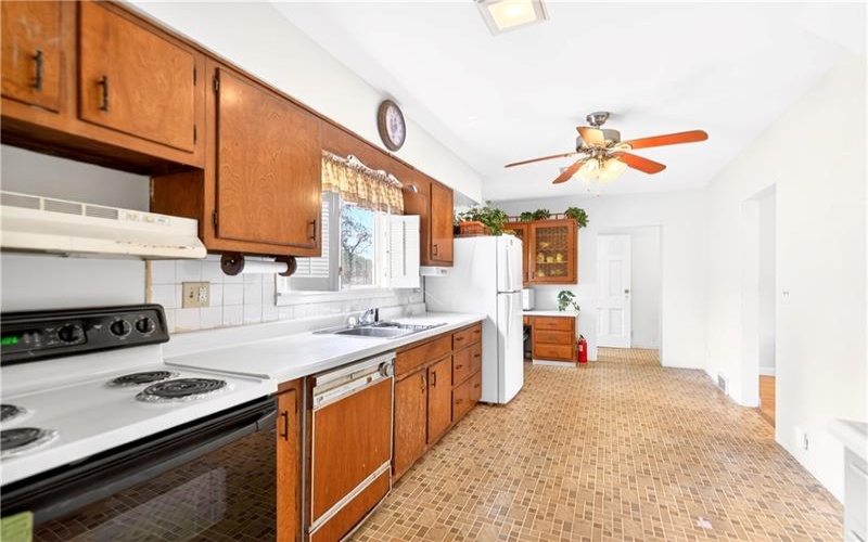 607 Cemetery Road, Perryopolis, 15473, 3 Bedrooms Bedrooms, 6 Rooms Rooms,1.1 BathroomsBathrooms,Residential,For Sale,Cemetery Road,1752646