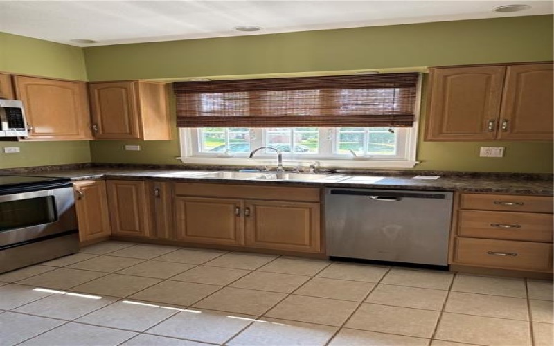 38 Hillcrest Ln, Uniontown, 15401, 3 Bedrooms Bedrooms, 9 Rooms Rooms,2 BathroomsBathrooms,Residential,For Sale,Hillcrest Ln,1762944