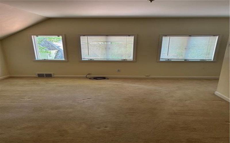 38 Hillcrest Ln, Uniontown, 15401, 3 Bedrooms Bedrooms, 9 Rooms Rooms,2 BathroomsBathrooms,Residential,For Sale,Hillcrest Ln,1762944
