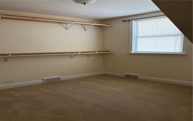38 Hillcrest Ln, Uniontown, 15401, 3 Bedrooms Bedrooms, 9 Rooms Rooms,2 BathroomsBathrooms,Residential,For Sale,Hillcrest Ln,1762944