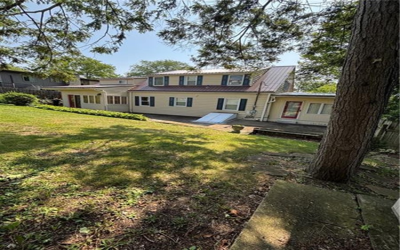 38 Hillcrest Ln, Uniontown, 15401, 3 Bedrooms Bedrooms, 9 Rooms Rooms,2 BathroomsBathrooms,Residential,For Sale,Hillcrest Ln,1762944