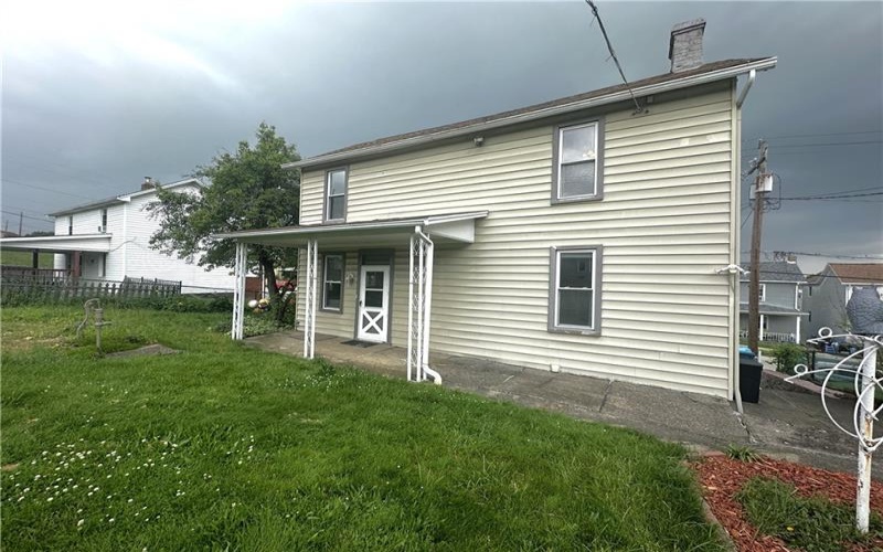 309 Washington Street, Mount Pleasant, 15666, 2 Bedrooms Bedrooms, 5 Rooms Rooms,1 BathroomBathrooms,Residential,For Sale,Washington Street,1754709