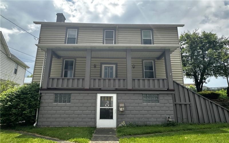 309 Washington Street, Mount Pleasant, 15666, 2 Bedrooms Bedrooms, 5 Rooms Rooms,1 BathroomBathrooms,Residential,For Sale,Washington Street,1754709