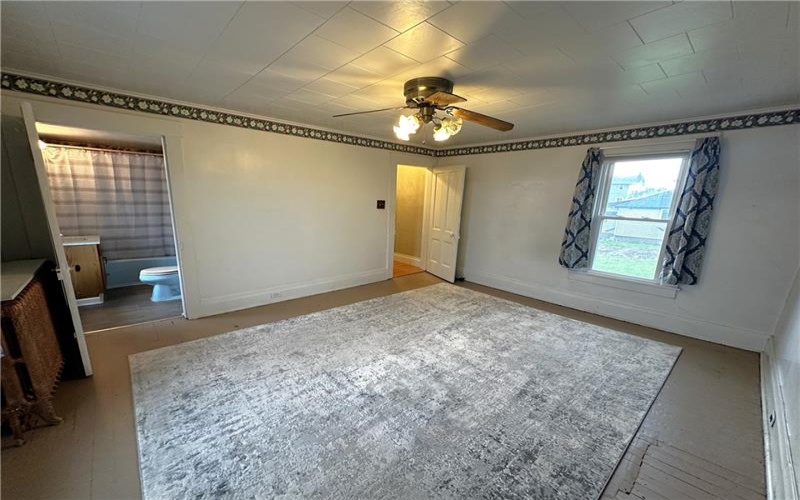 309 Washington Street, Mount Pleasant, 15666, 2 Bedrooms Bedrooms, 5 Rooms Rooms,1 BathroomBathrooms,Residential,For Sale,Washington Street,1754709