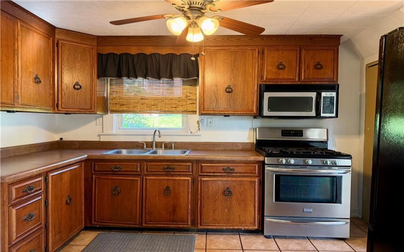 1256 Beech Street, Washington, 15301, 2 Bedrooms Bedrooms, 7 Rooms Rooms,1 BathroomBathrooms,Residential,For Sale,Beech Street,1755363
