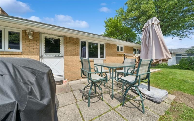 551 Hickory Dr, Greensburg, 15601, 2 Bedrooms Bedrooms, 6 Rooms Rooms,2.1 BathroomsBathrooms,Residential,For Sale,Hickory Dr,1755573