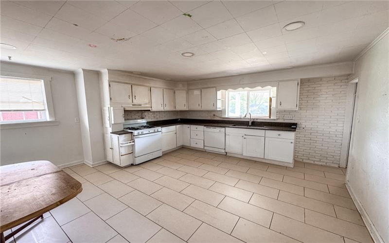 134 Highway St, Yukon, 15698, ,Multi-unit,For Sale,Highway St,1755756