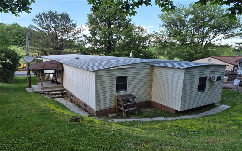 4008 Finleyville Elrama Rd, Finleyville, 15332, 3 Bedrooms Bedrooms, ,2 BathroomsBathrooms,Residential,For Sale,Finleyville Elrama Rd,1757855