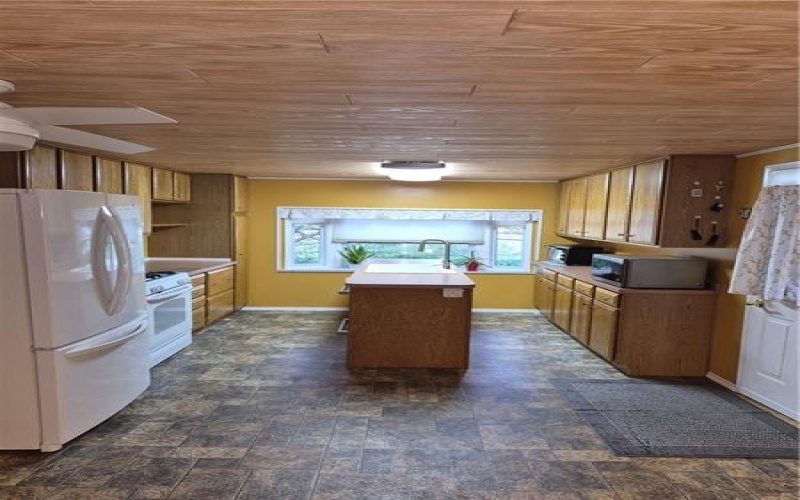 4008 Finleyville Elrama Rd, Finleyville, 15332, 3 Bedrooms Bedrooms, ,2 BathroomsBathrooms,Residential,For Sale,Finleyville Elrama Rd,1757855