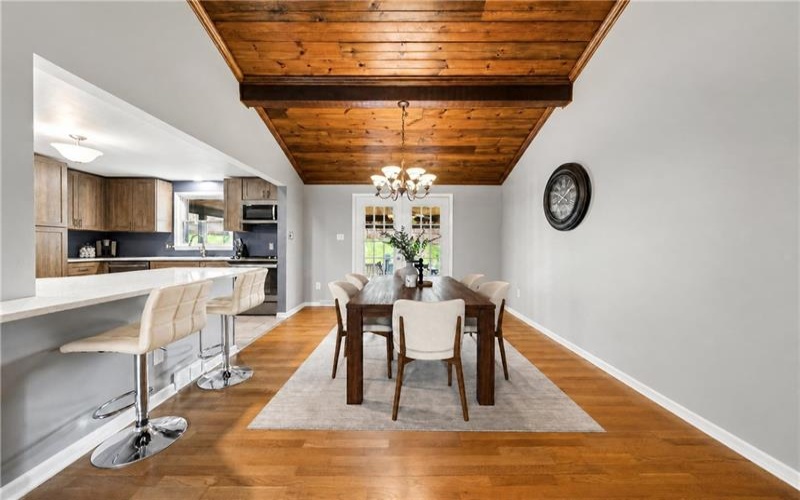 4044 Briarwood Dr, Jeannette, 15644, 3 Bedrooms Bedrooms, ,2.1 BathroomsBathrooms,Residential,For Sale,Briarwood Dr,1758365