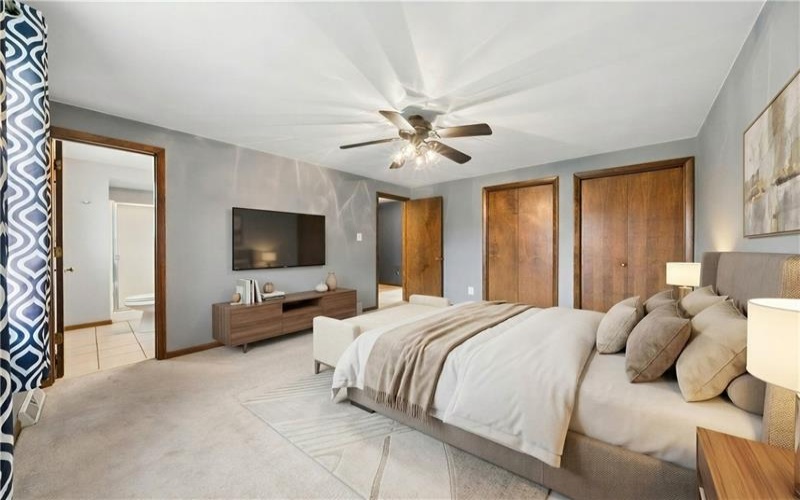 4044 Briarwood Dr, Jeannette, 15644, 3 Bedrooms Bedrooms, ,2.1 BathroomsBathrooms,Residential,For Sale,Briarwood Dr,1758365