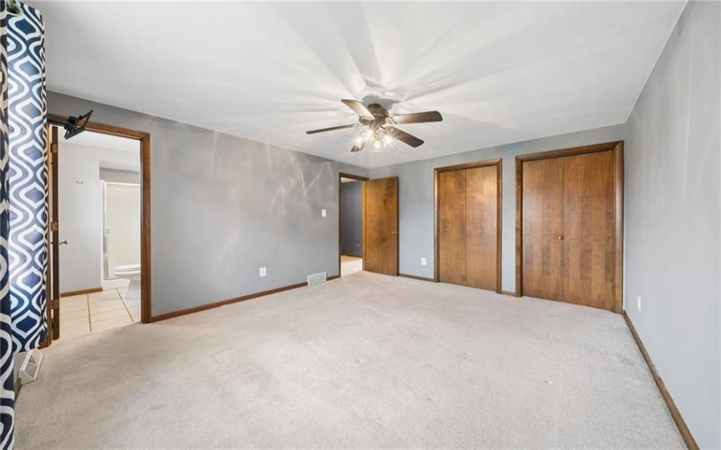 4044 Briarwood Dr, Jeannette, 15644, 3 Bedrooms Bedrooms, ,2.1 BathroomsBathrooms,Residential,For Sale,Briarwood Dr,1758365