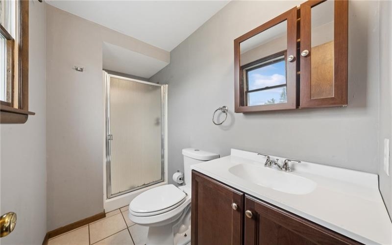 4044 Briarwood Dr, Jeannette, 15644, 3 Bedrooms Bedrooms, ,2.1 BathroomsBathrooms,Residential,For Sale,Briarwood Dr,1758365