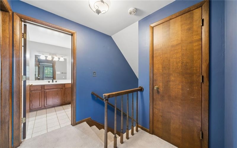 4044 Briarwood Dr, Jeannette, 15644, 3 Bedrooms Bedrooms, ,2.1 BathroomsBathrooms,Residential,For Sale,Briarwood Dr,1758365