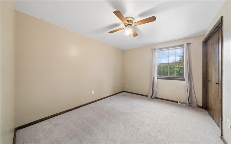 4044 Briarwood Dr, Jeannette, 15644, 3 Bedrooms Bedrooms, ,2.1 BathroomsBathrooms,Residential,For Sale,Briarwood Dr,1758365