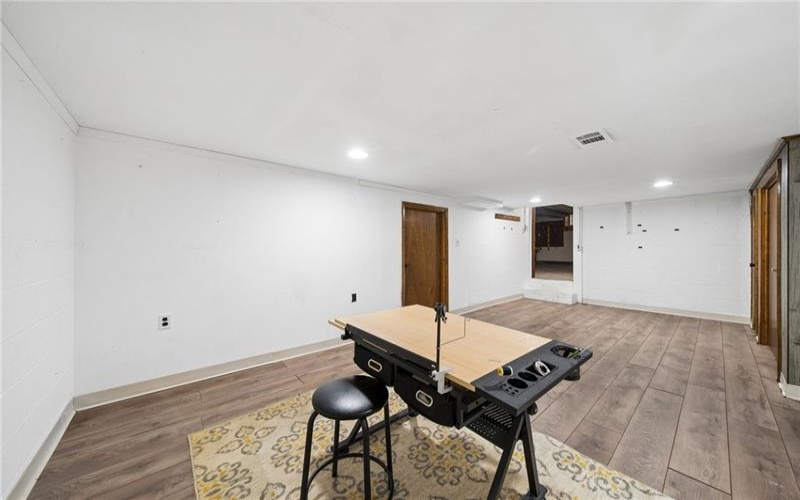 4044 Briarwood Dr, Jeannette, 15644, 3 Bedrooms Bedrooms, ,2.1 BathroomsBathrooms,Residential,For Sale,Briarwood Dr,1758365