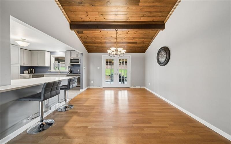 4044 Briarwood Dr, Jeannette, 15644, 3 Bedrooms Bedrooms, ,2.1 BathroomsBathrooms,Residential,For Sale,Briarwood Dr,1758365