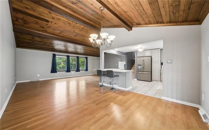 4044 Briarwood Dr, Jeannette, 15644, 3 Bedrooms Bedrooms, ,2.1 BathroomsBathrooms,Residential,For Sale,Briarwood Dr,1758365