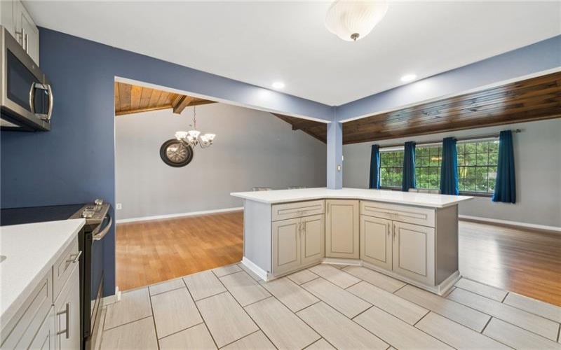 4044 Briarwood Dr, Jeannette, 15644, 3 Bedrooms Bedrooms, ,2.1 BathroomsBathrooms,Residential,For Sale,Briarwood Dr,1758365