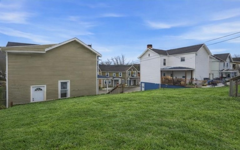 601 Mt Pleasant St, Greensburg, 15601, 3 Bedrooms Bedrooms, 6 Rooms Rooms,3 BathroomsBathrooms,Residential,For Sale,Mt Pleasant St,1758697